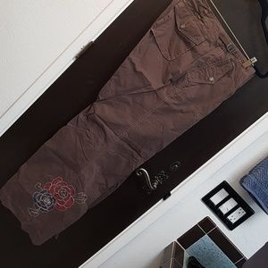 Boden brown cargo pants 18L rose appliques